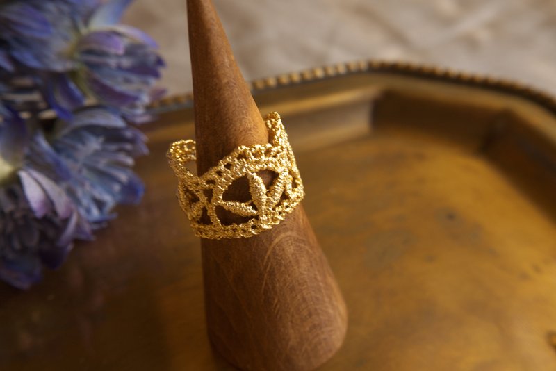 【Choccy】圆舞曲蕾丝纯铜镀金戒指 - 戒指 - 其他金属 金色