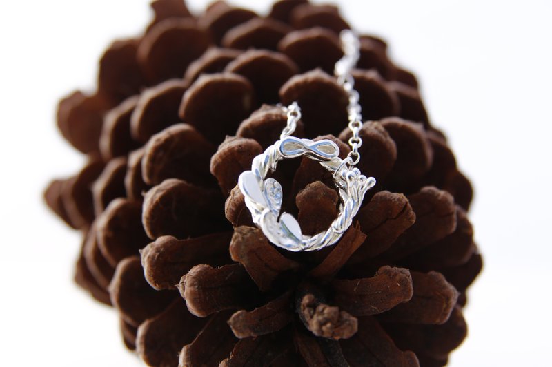 【暖心花圈】花圈项链 / 纯银项链 / Sterling Silver Mistletoe - 项链 - 纯银 银色