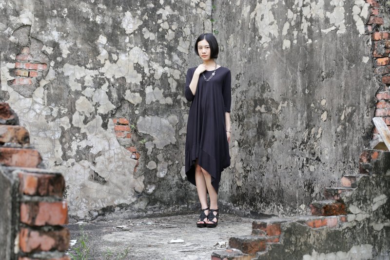 黑色洋装 - 洋装/连衣裙 - 棉．麻 黑色