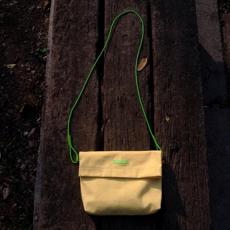 蛋黄凹凹 - 侧背包/斜挎包 - 其他材质 黄色