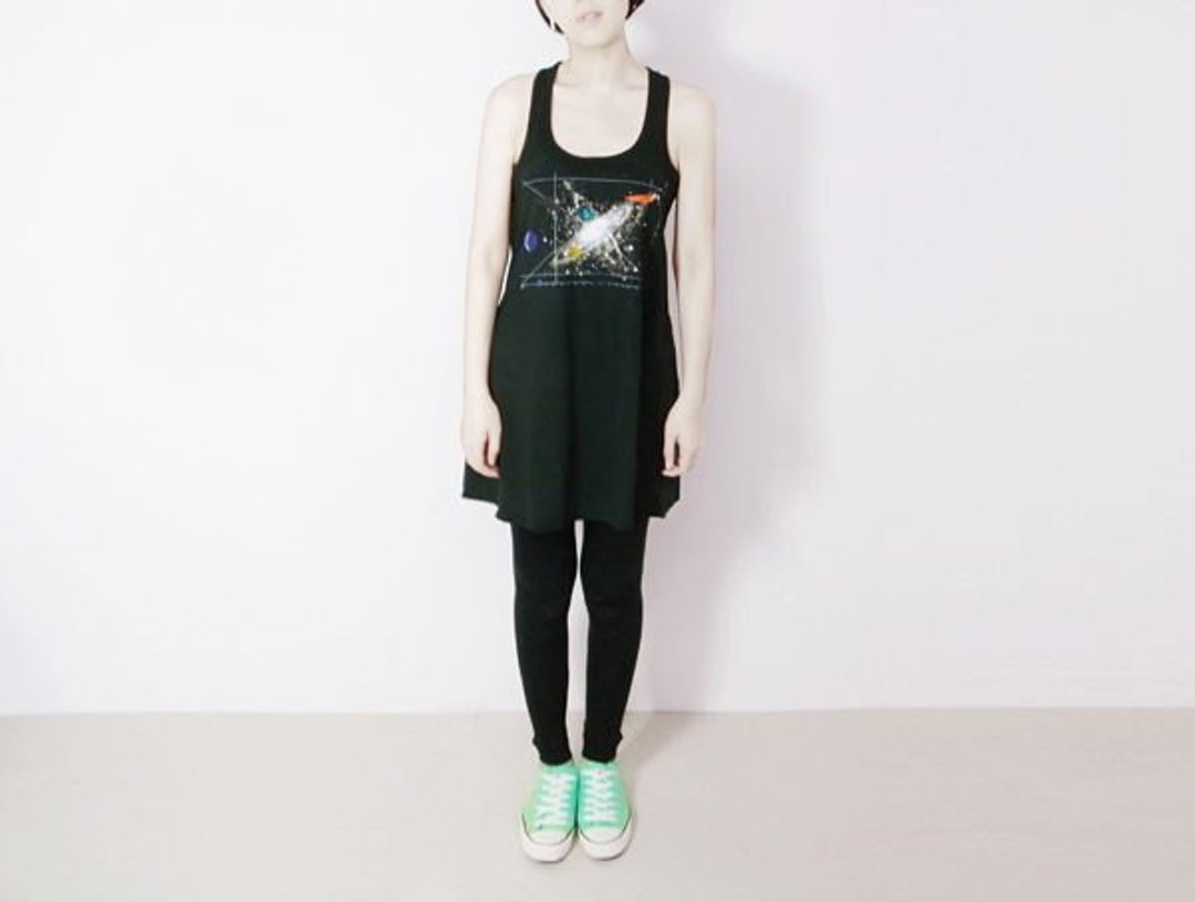 I . A . N Design  宇宙 黑色背心 长版挖背 纯天然 100% 有机棉 Organic Cotton - 女装背心 - 棉 黑色