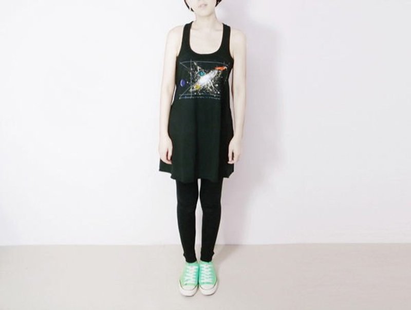 I . A . N Design  宇宙 黑色背心 长版挖背 纯天然 100% 有机棉 Organic Cotton - 女装背心 - 棉．麻 黑色