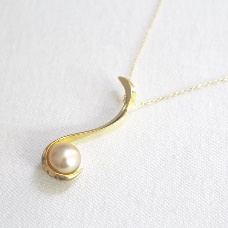 South Sea pearl silver pendant (Gold color) - 项链 - 其他金属 金色