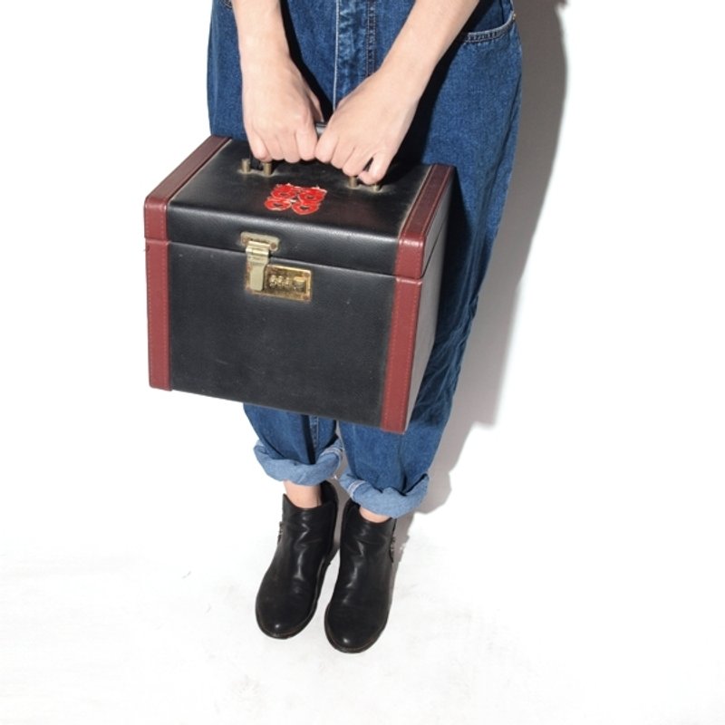 │moderato│古董嫁妆箱密码锁硬壳古董箱│古董家具vintage杂货 - 其他 - 真皮 黑色