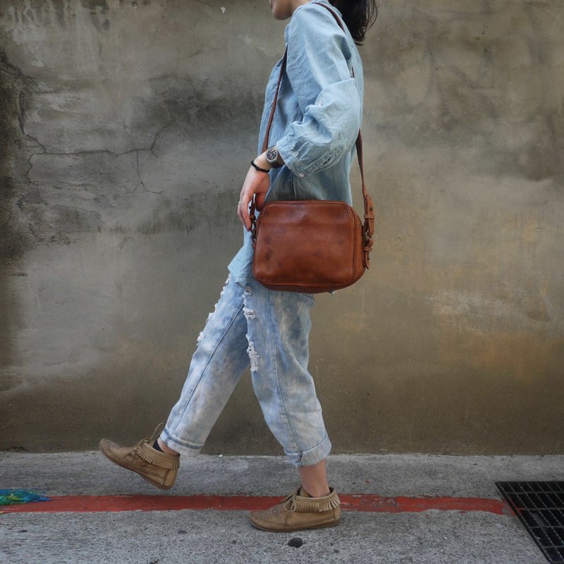 夕卡 Shika // Vintage bag ROMANO 焦色精致牛皮肩背包 {A1-093} - 侧背包/斜挎包 - 其他材质 咖啡色