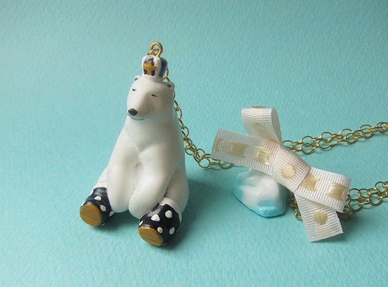 Naked king polar bear and iceberg necklace [black] - 项链 - 塑料 白色