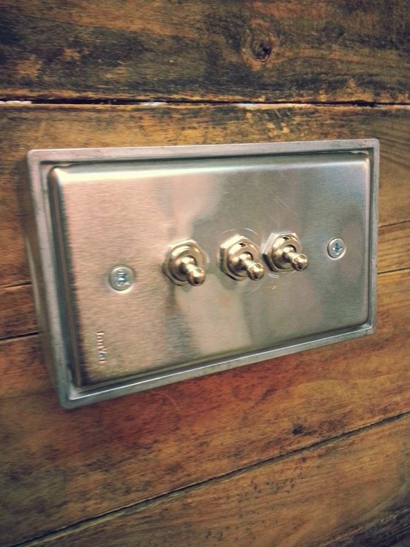 Edison-industry 复古 工业风 LOFT 工业开关  正规尺寸 三开 - 灯具/灯饰 - 其他金属 卡其色