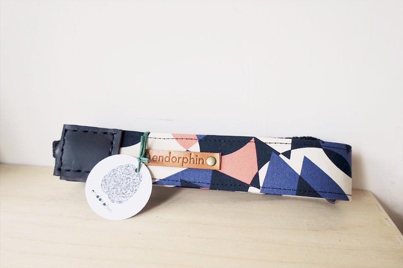 【endorphin】手工相机背带 牛皮+棉织带+金属扣环〔CLASSIC经典系列-复古几何〕 - 相机背带/脚架 - 棉．麻 多色