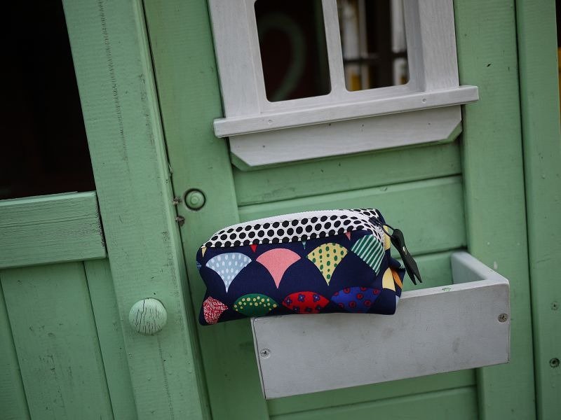 限量蓝色精灵_撞色点点 笔袋 化妆包 杂物包 - 化妆包/杂物包 - 其他材质 多色