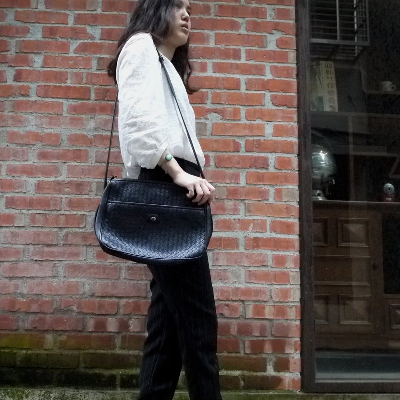 夕卡 Shika // Vintage bag 意大利品牌 Roberto 深蓝色羊皮编织 侧背小包 {A1-073} - 侧背包/斜挎包 - 其他材质 蓝色