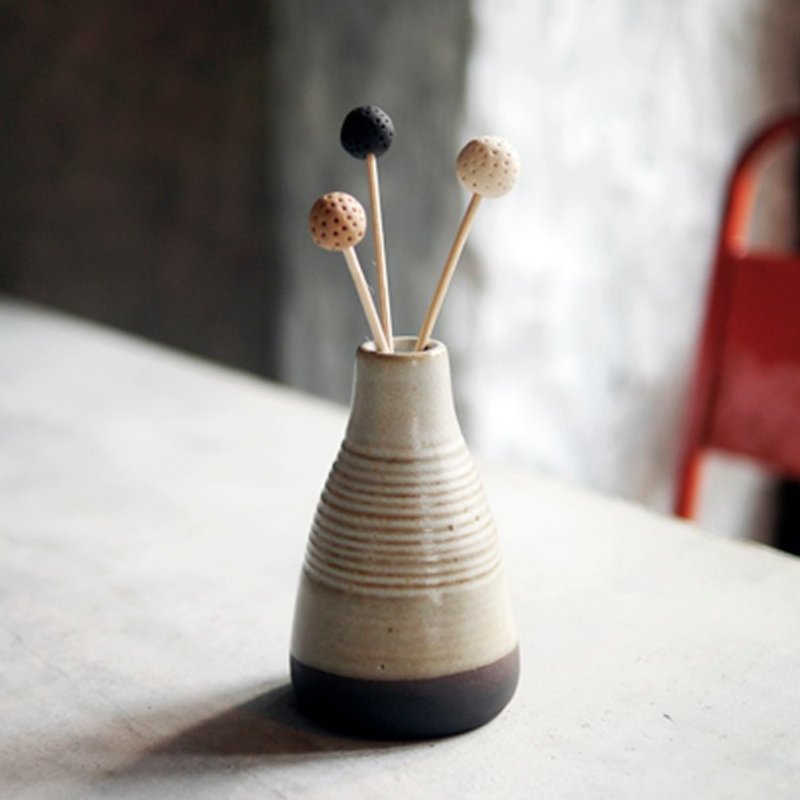扩香-陶器-澎澎裙-蒲公英扩香陶罐-Pettiskirt aroma Vase - Dandelion -手舞作 - 花瓶/陶器 - 其他材质 