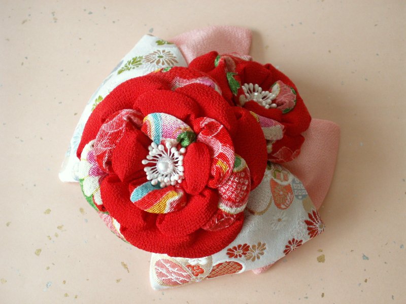 Tsumimo-style hair ornament Shichigosan [Red collar and big ribbon] - 发饰 - 丝．绢 红色