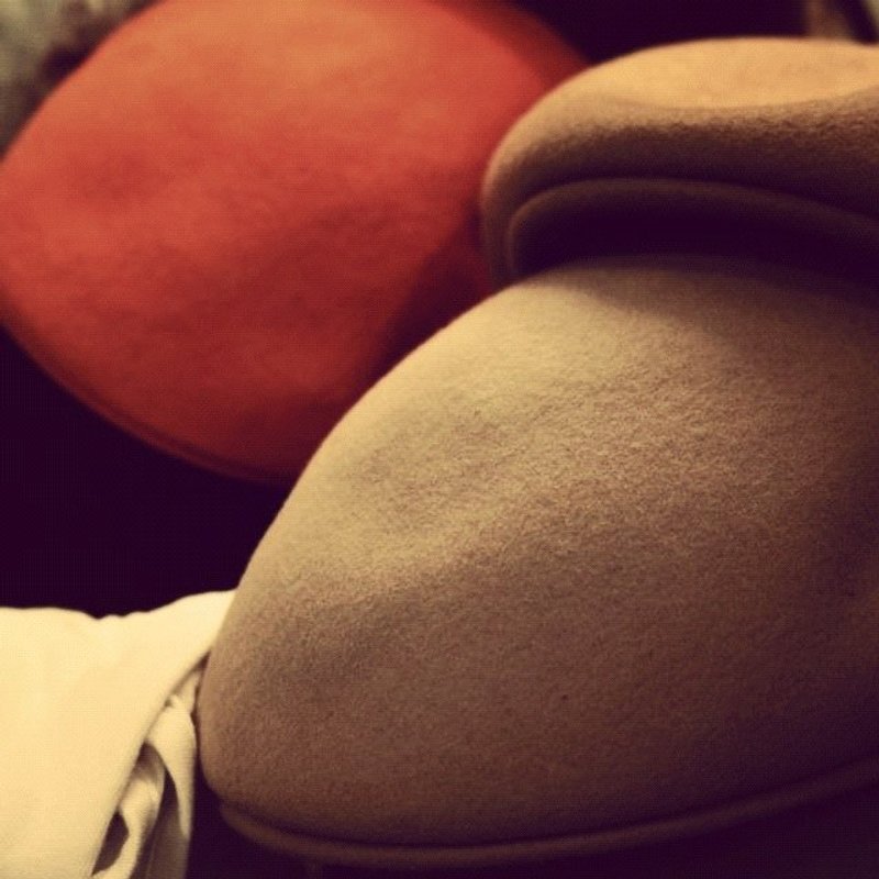 SARTO X Chang Ching Wang 毛料马卡龙帽 - 帽子 - 其他材质 咖啡色