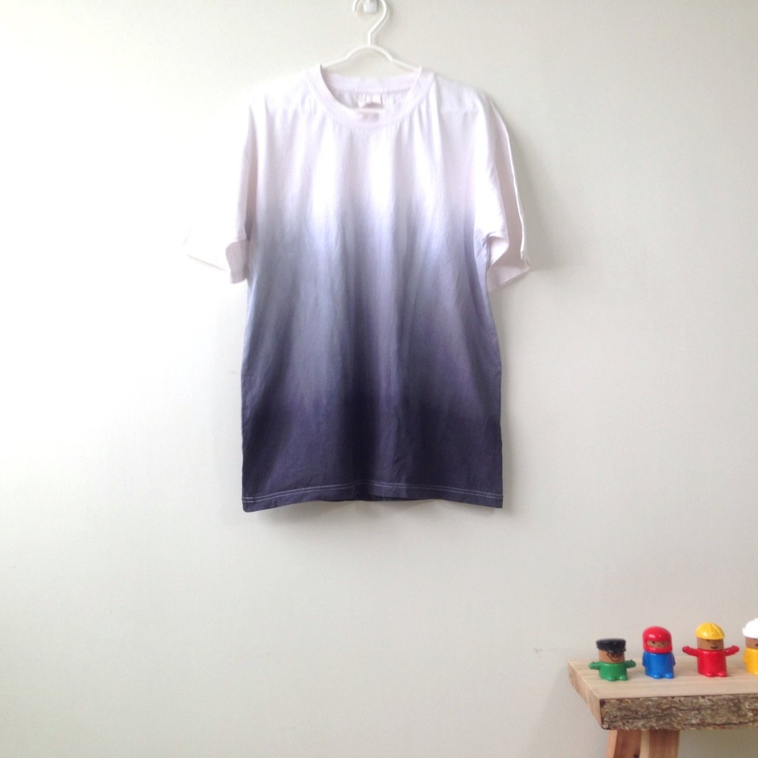 手染 绑染 扎染 全棉T-shirt 黑渐层 - 中性连帽卫衣/T 恤 - 棉 黑色