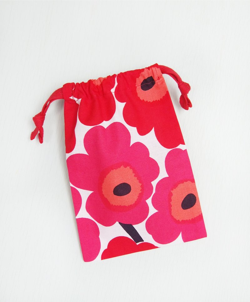 特选北欧芬兰Marimekko全棉布料 红色罂粟花束绳小布袋 - 化妆包/杂物包 - 其他材质 红色