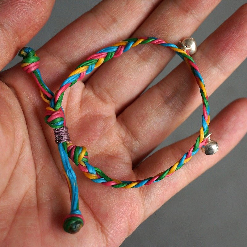 率性 Double Colorful~蚕丝蜡线祈福幸运绳+小铃当 - 金工/饰品 - 其他材质 