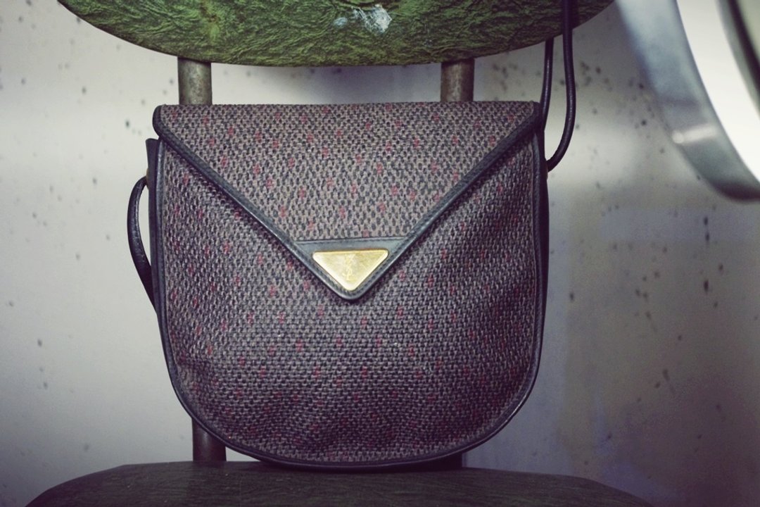~后菜园~二手古着英伦 Yves Saint Laurent 深灰色滚边马鞍包 VINTAGE/USED/MOD'S - 侧背包/斜挎包 - 真皮 灰色