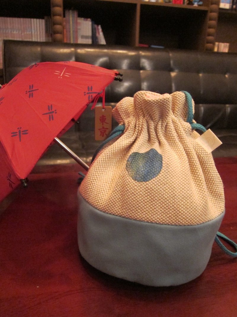 【圆桶包】EARTH & PEACE - 侧背包/斜挎包 - 其他材质 多色