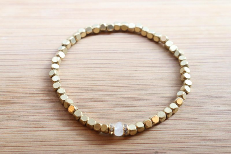 <☞ HAND IN HAND ☜> 月光石-边界 黄铜手环 (0464) - 手链/手环 - 宝石 白色