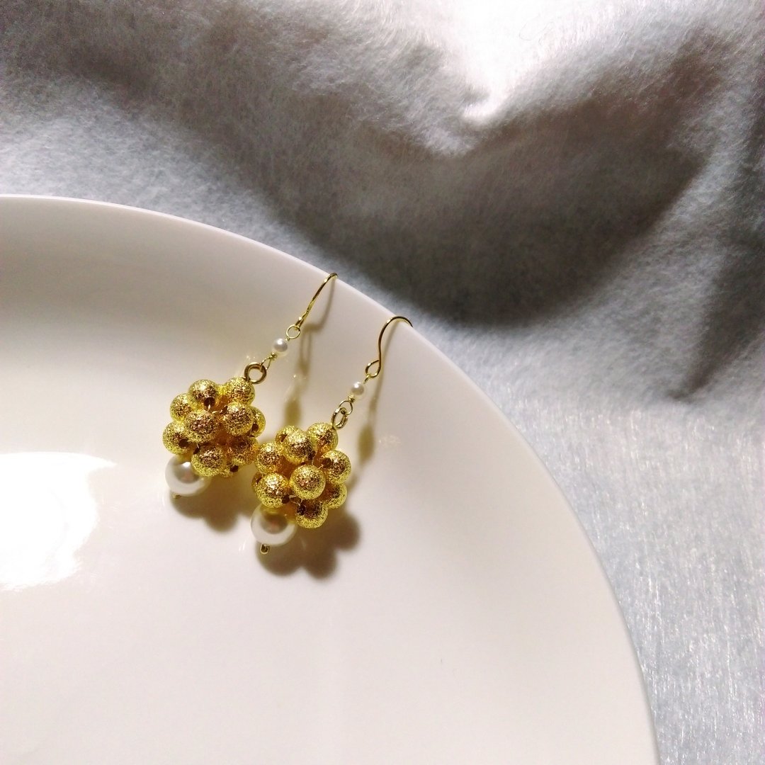 【LeRoseArts】Bubble Vie '泡泡人生'系列手制耳环 - Golden Dust Bubble & Pearl - 耳环/耳夹 - 其他材质 金色