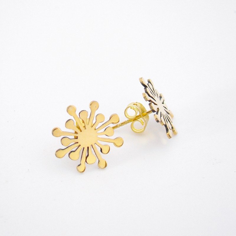 Firework studs earrings in brass handmade by hand sawing - 耳环/耳夹 - 其他金属 