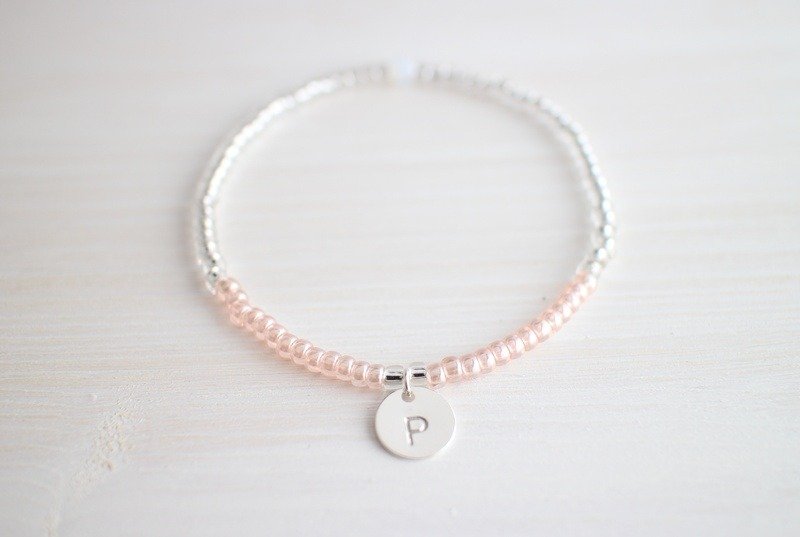 ☆字母手链 / 纯银字母圆牌 + 玻璃珠手链 / 奥地利水晶 - 手链/手环 - 其他金属 白色