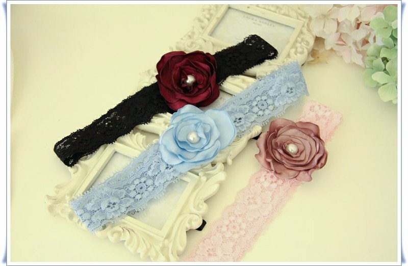 梦幻的丝缎花朵发夹 - 围嘴/口水巾 - 其他材质 
