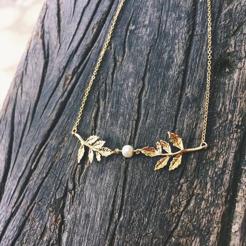 ʟᴀᴜᴅɪs ʜᴇᴀʀᴛ-荣耀之心月桂叶珍珠项链-金色 - 手链/手环 - 其他金属 