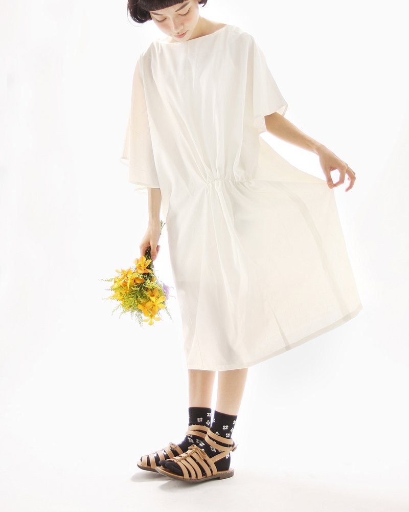 送妳一束花特殊压纹洋装 - 洋装/连衣裙 - 其他材质 白色