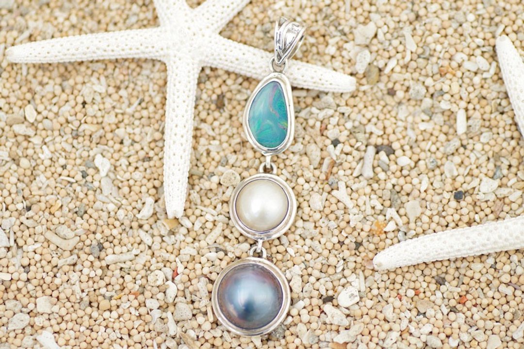 Opal and Mabe pearl pendant top - 项链 - 宝石 多色