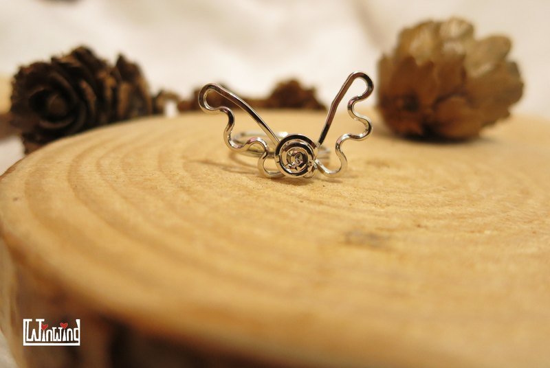 银色翼飞戒 - 戒指 - 其他金属 白色