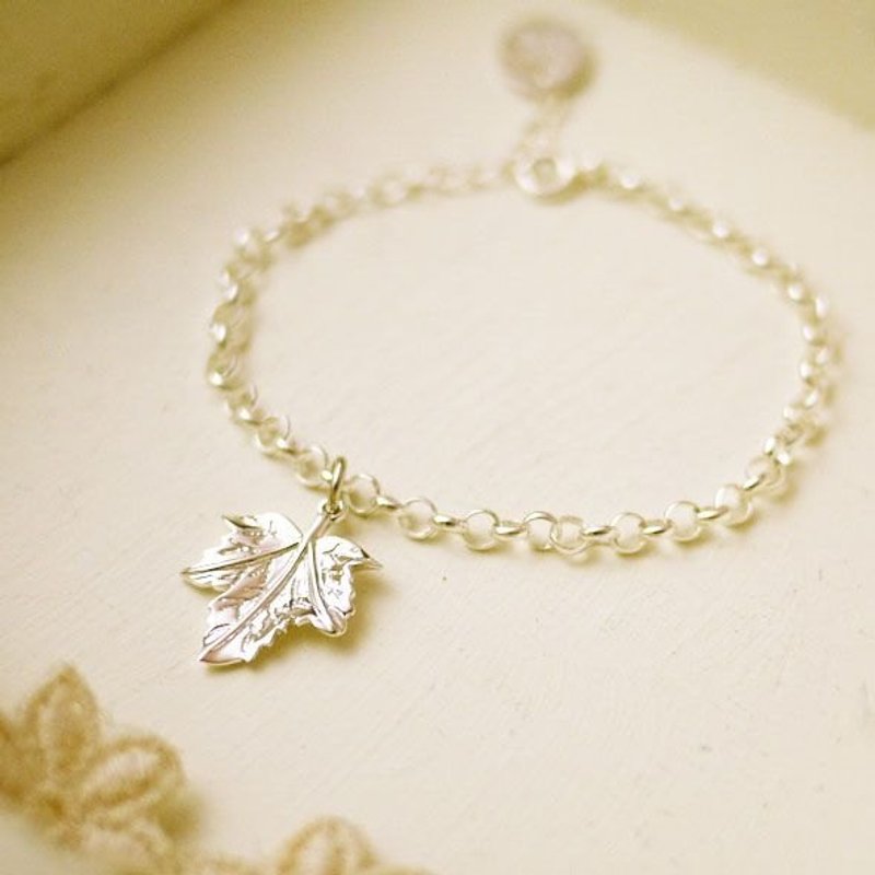 Georgia Tsao //枫叶纯银手炼 - 手链/手环 - 其他金属 灰色