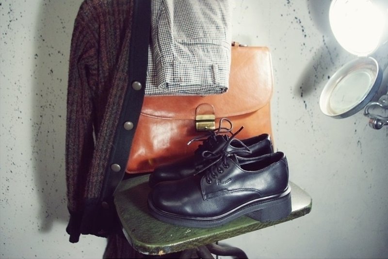 ~后菜园~二手古着英伦 Dr.Martens 黑色四孔德比鞋(尺码UK4号可穿) VINTAGE/USED/MOD'S - 女款休闲鞋 - 真皮 黑色