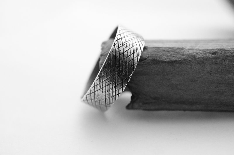 【janvierMade】❤ 穿越时空 纯银戒指 l 简约纯银戒指 l 原创设计手作 - 戒指 - 其他金属 白色