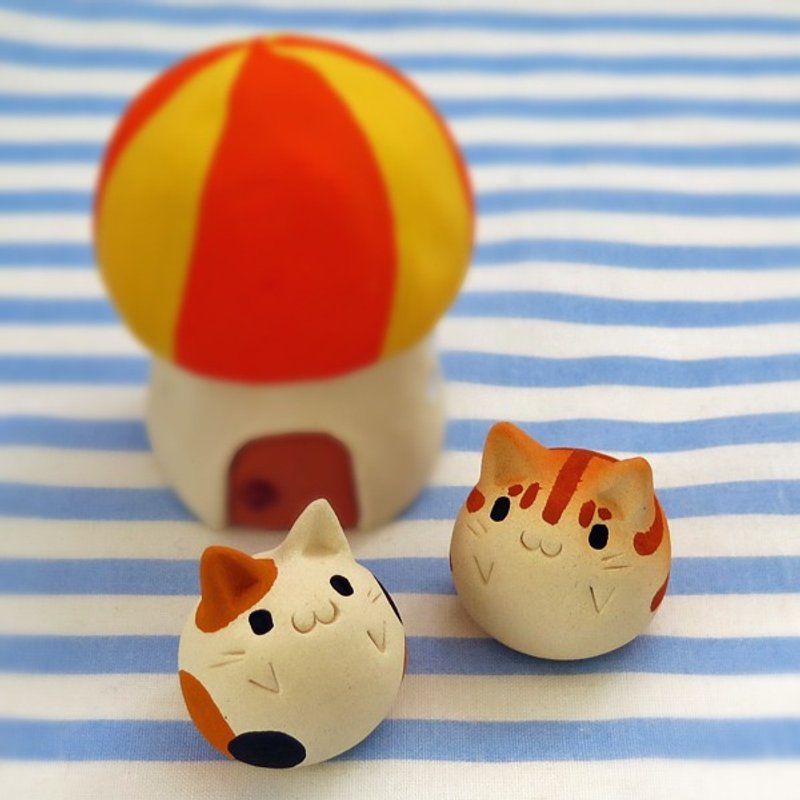 Cat figurines of Ceramics "The small cat balls" Animal sculpture type 2 NEW! - 摆饰 - 其他材质 黄色