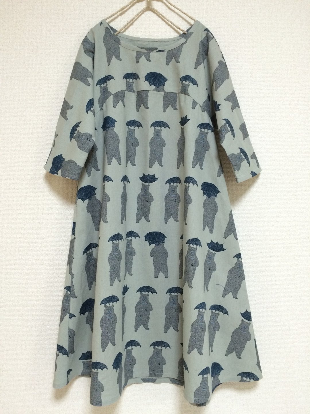 Bear and the umbrella of flare dress: half sleeve: Blue Gray - 洋装/连衣裙 - 棉 灰色