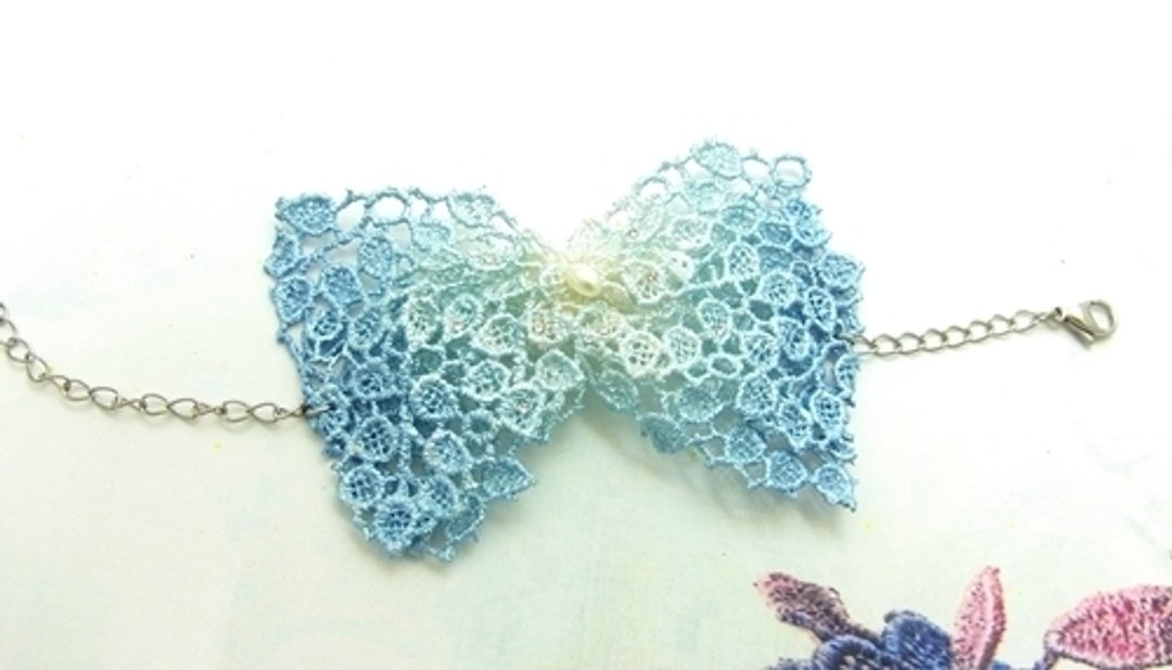 【A Lace 水蕾丝】湛蓝海岸 蝴蝶结款水蕾丝手链 - 手链/手环 - 绣线 