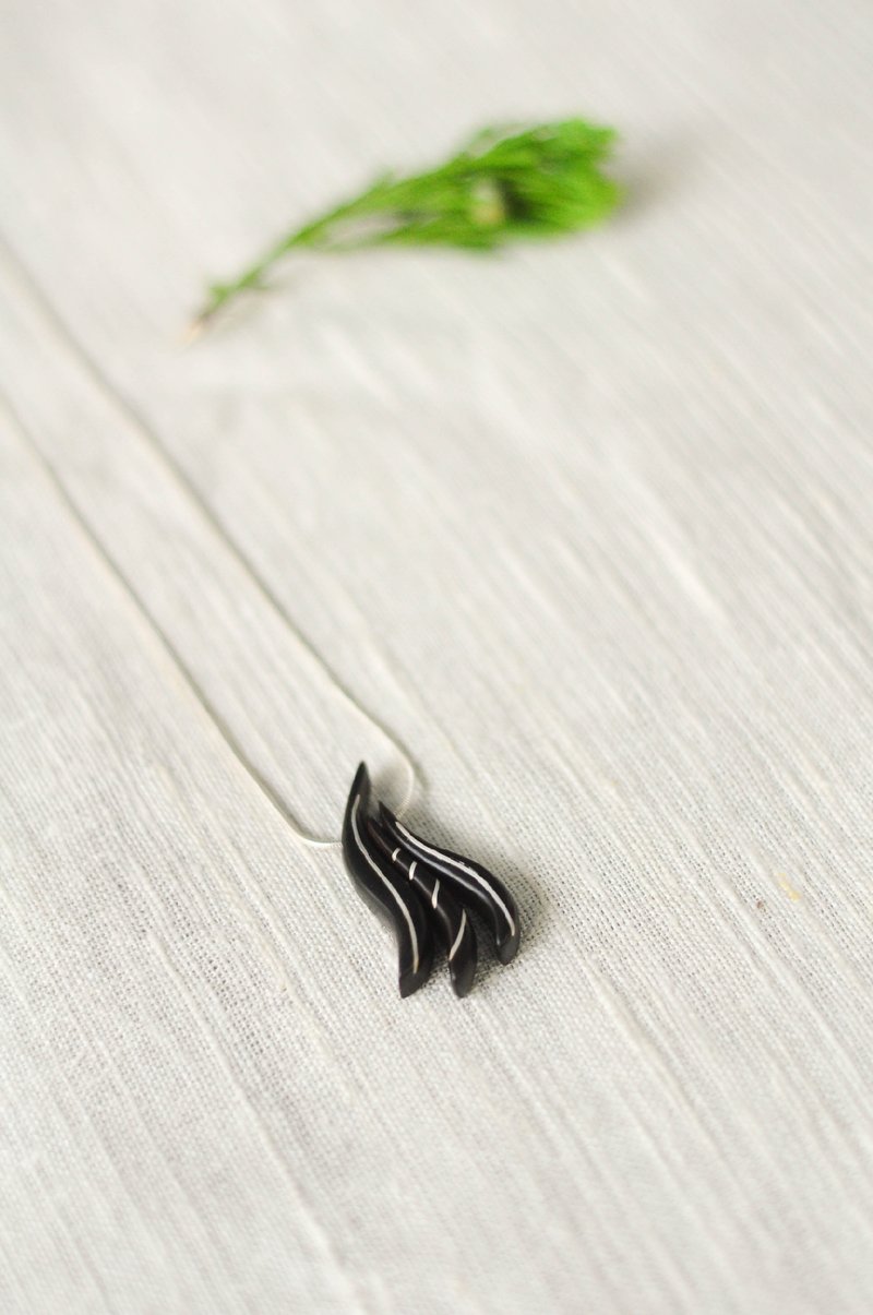 优雅个性黑檀纯银项链 |蜕变系列｜潮水｜黑檀镶银｜16寸银链| Transform series | waves| Black sandalwood, silver| 16 inches silver chain - 项链 - 木头 黑色