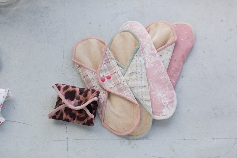 樱桃蜜贴 彩棉布卫生棉 19cm量少护垫  Happyking - 生理用品 - 棉．麻 多色