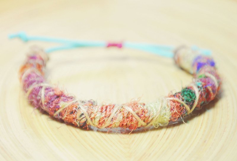 圣诞礼物 生日礼物 手捻纱丽线脚环 纱丽线脚绳(可调式)-彩虹色 - 手链/手环 - 其他材质 多色