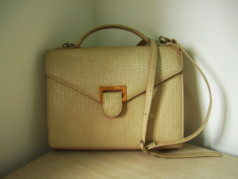 〆乙苦庭 二手浅卡其肩背侧背包 - 侧背包/斜挎包 - 真皮 卡其色