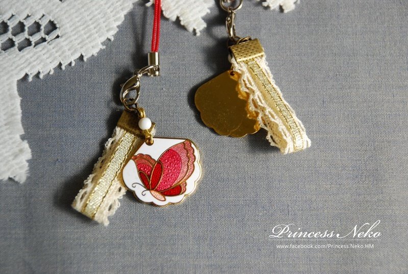 扇贝里的红蝴蝶 蕾丝吊饰/防尘塞（限量1对） - 吊饰 - 其他材质 红色