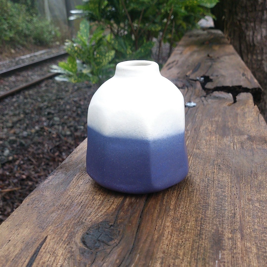 【JAEE Ceramics】 八角小瓶(紫色) - 花瓶/陶器 - 其他材质 紫色