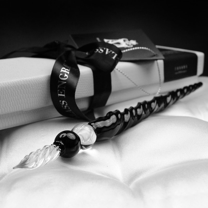 【MSA 印地安牛角黑玻璃笔】(牛角黑色)水晶艺术雕刻 单色螺旋玻璃笔(含玻璃笔座)情人节礼物 送礼 刻字订做 (不含墨水) - 酒杯/酒器 - 玻璃 黑色