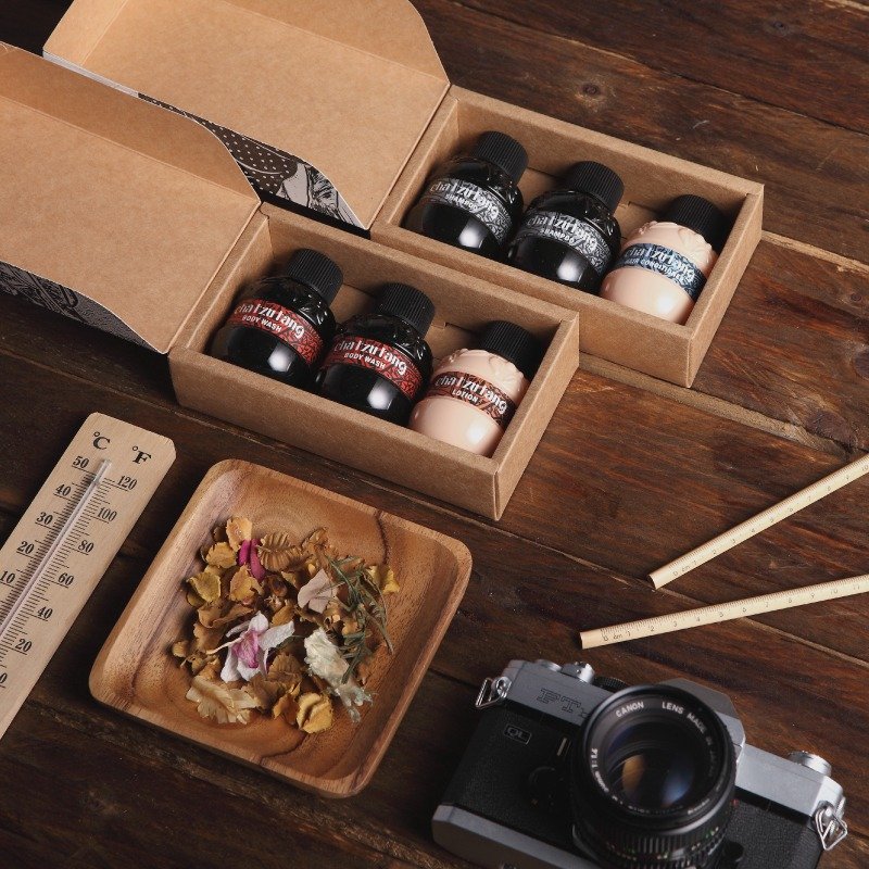 茶籽堂【呵护一身】发身版画双礼盒 - 手足保养 - 植物．花 蓝色