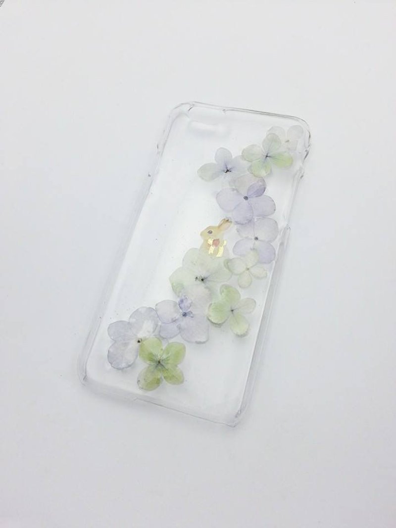 【Lost and find】淡色小花和兔子 phone case手机壳 - 手机壳/手机套 - 塑料 粉红色