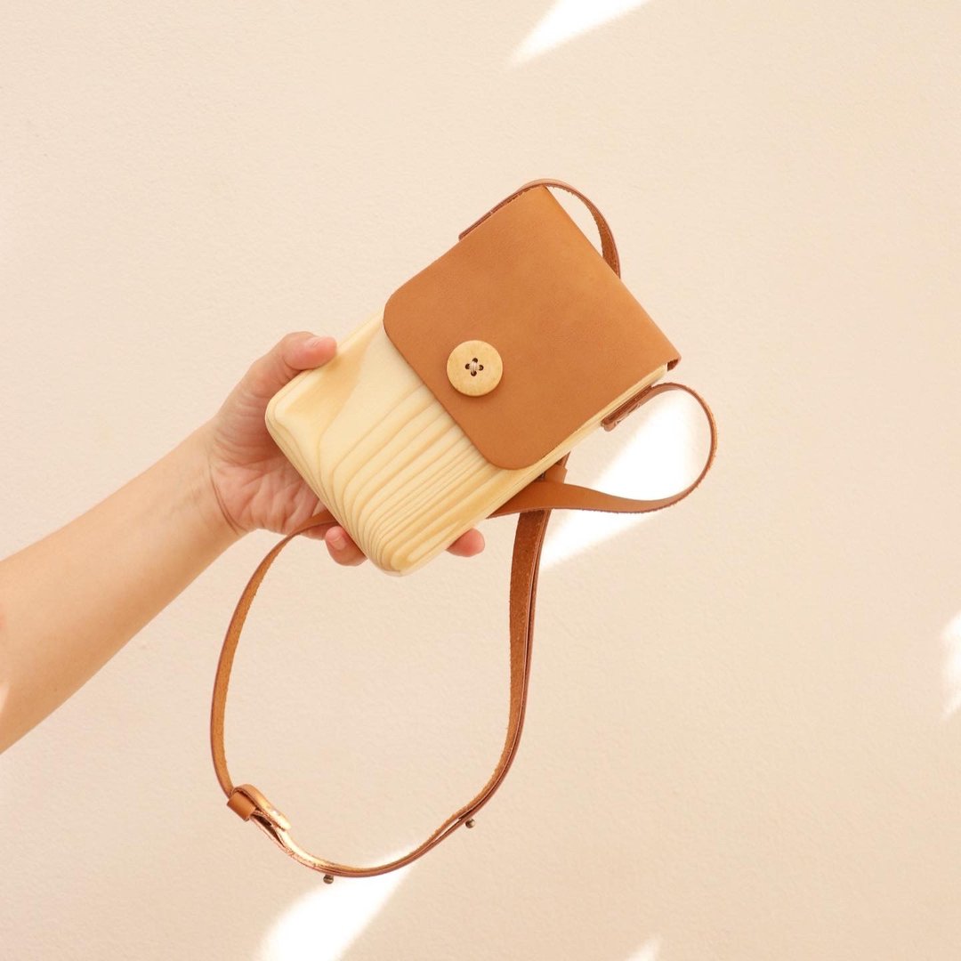 木头手机包 Wooden bag for mobile - 手拿包 - 木头 咖啡色