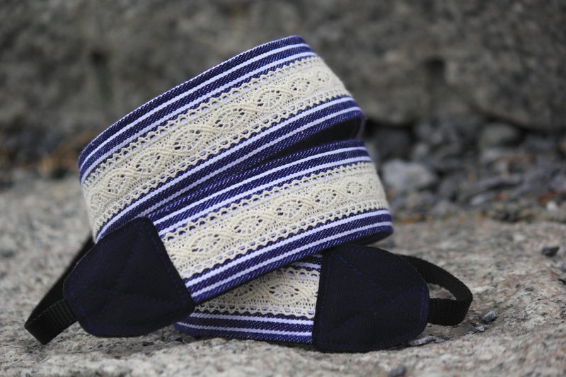 Pu．Leimi日系手作 进口布料手作相机带/单眼相机背带/ 条纹蕾丝 - 证件套/卡套 - 其他材质 蓝色