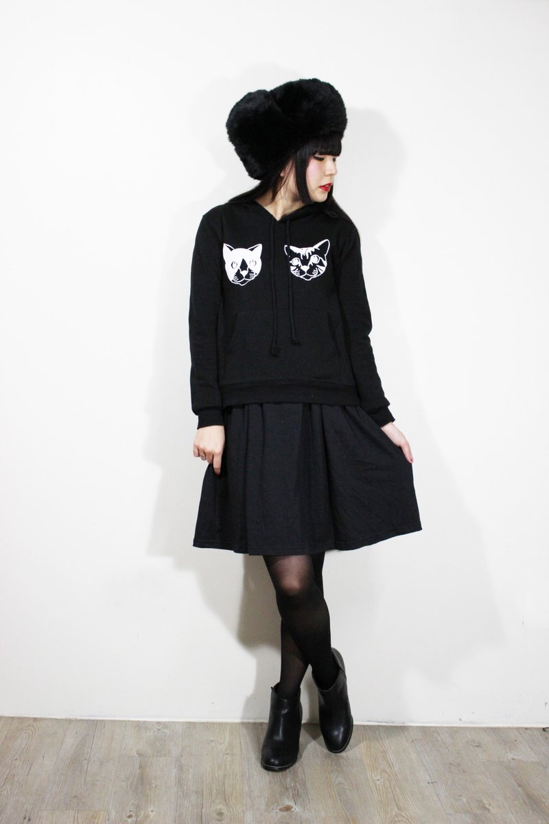 Fairy Farm Factory[FFF]设计手工印刷家猫C&V图样内里绒毛黑色帽T上衣 - 女装上衣 - 其他材质 黑色