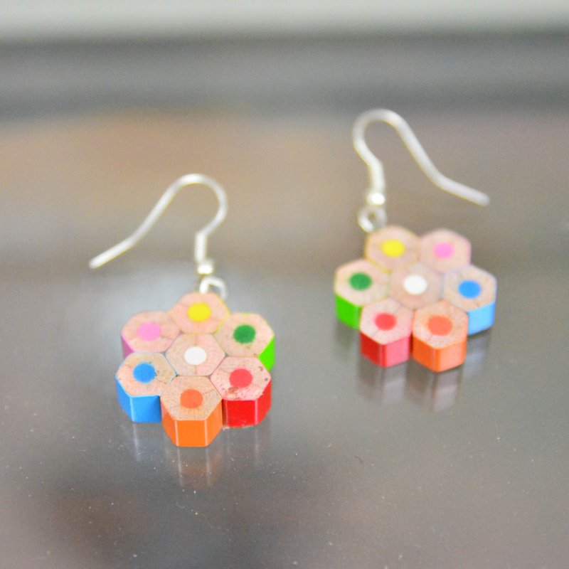 回收彩色铅笔耳环＿花＿公平贸易 - 耳环/耳夹 - 其他材质 多色